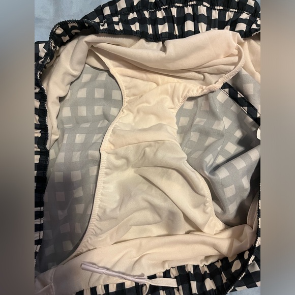 Old Navy Size:2X Women Active  Stretch  Athletic Shorts Black/White 3” Inseam - Picture 7 of 10